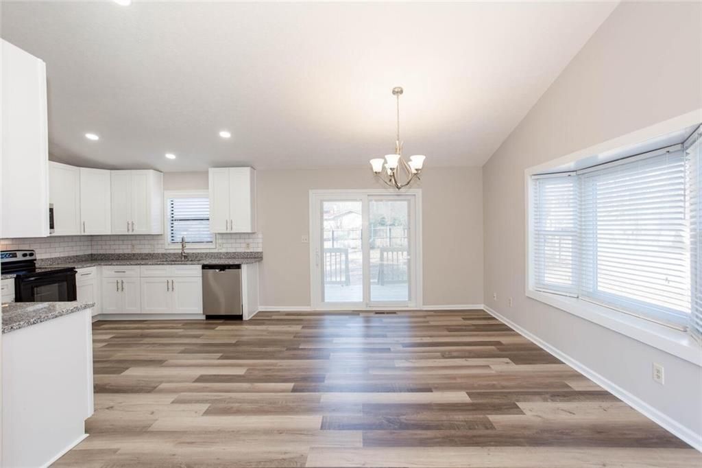 Building Photo - 4049 Leicester Dr NE