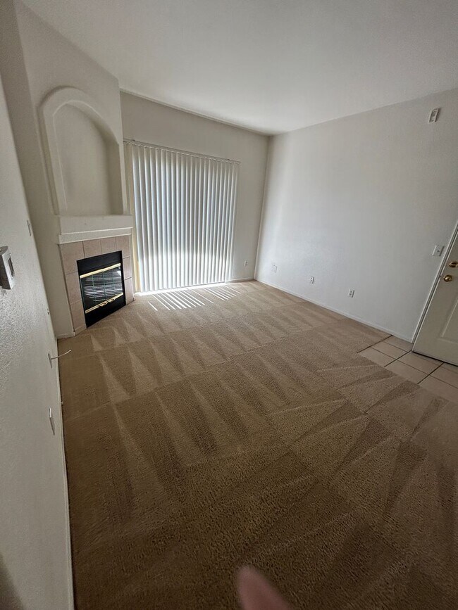 Building Photo - 2nd floor Condo in Gate Community Near Sky...