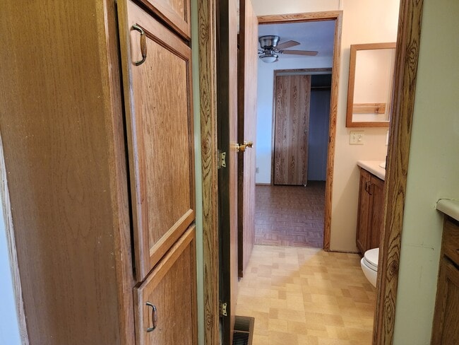 Building Photo - 8260 Sherwood Blvd