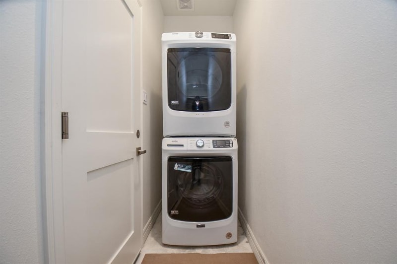 Building Photo - 5262 Ella Blvd