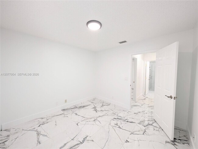 Building Photo - 10321 NW 17th Ct