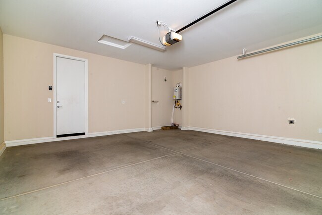 Building Photo - 22912 E Marsh Rd