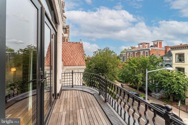 Building Photo - 1327 R St NW