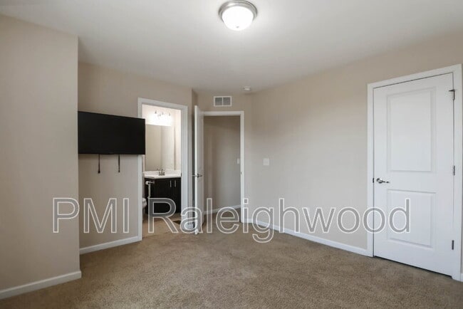 Building Photo - 1813 Baldhead Island Dr