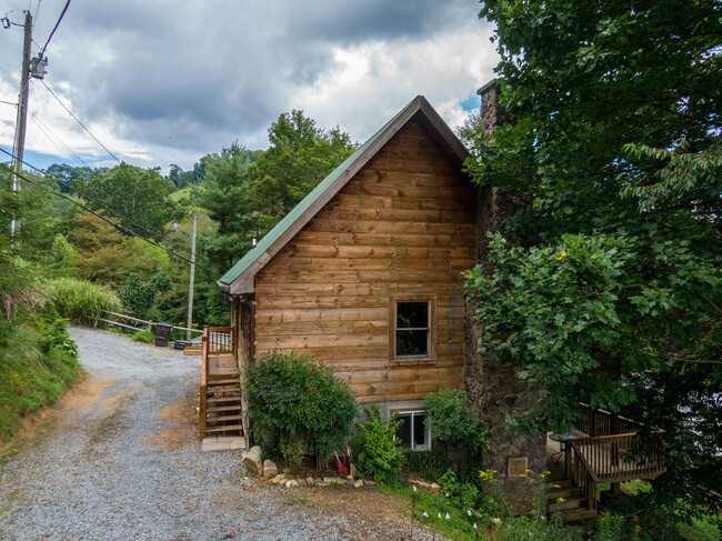 Building Photo - Luxury 3bd Cabin Just Minutes From ASU Campus