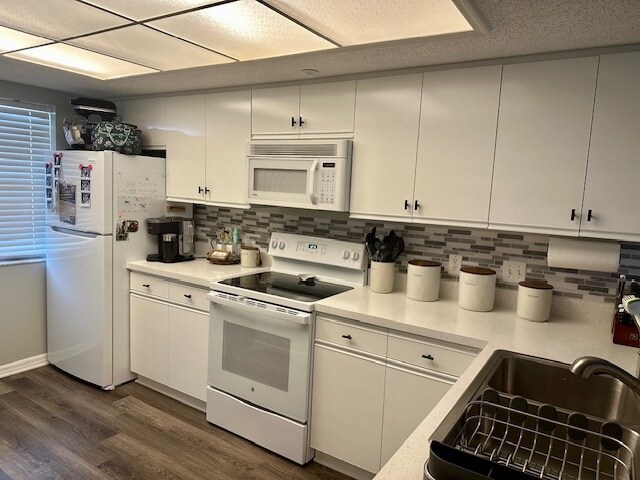 Kitchen - 2320 Terra Ceia Bay Blvd