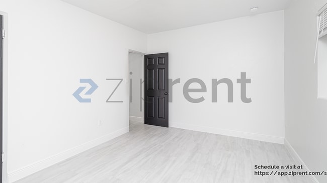 Building Photo - 1105 E South St