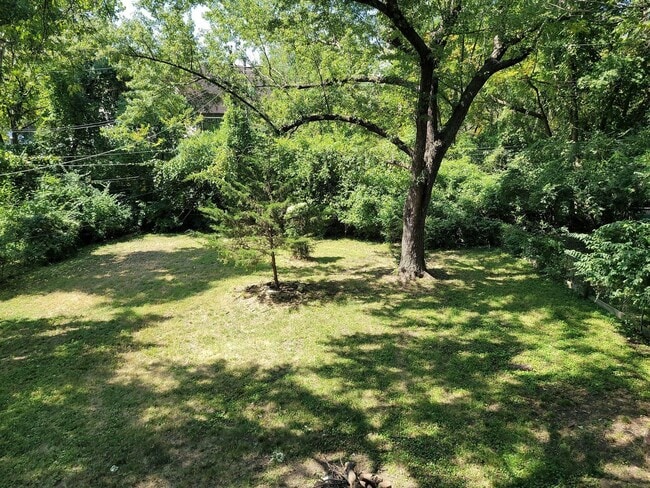 Building Photo - Spacious 3BR, 2.5BA Home in Kansas City – ...