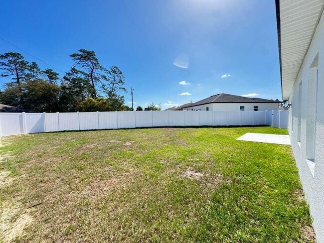 Building Photo - 4513 SW 170th Street Rd