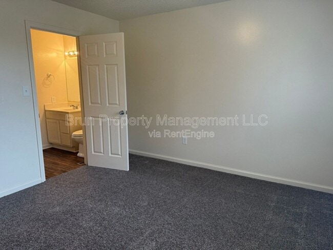 Building Photo - 5606 Boxwood Garden Way