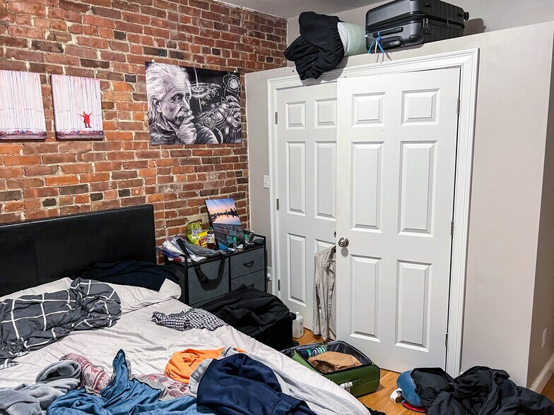 Building Photo - 23 St Lukes Rd