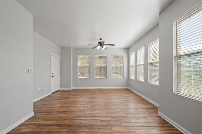 Building Photo - New Paint- 1 Bd Retreat, Community Pool, S...