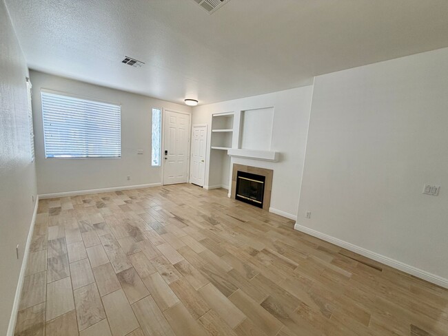 Building Photo - Cute and cozy 2 bedroom 2 bathroom condo