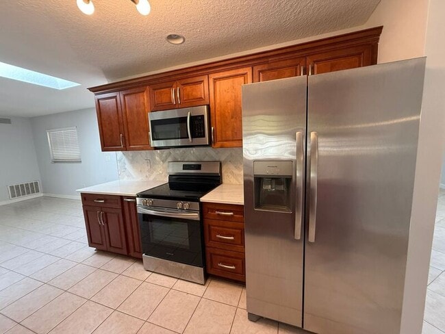 Building Photo - 104 Hatfield Ct