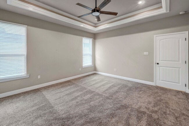 Building Photo - 8608 Luz Dr