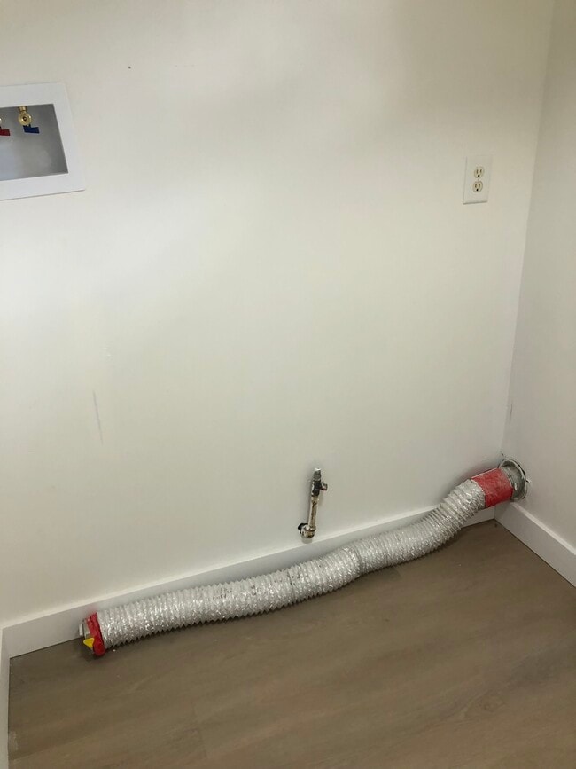 Building Photo - 84 Seabreeze Way