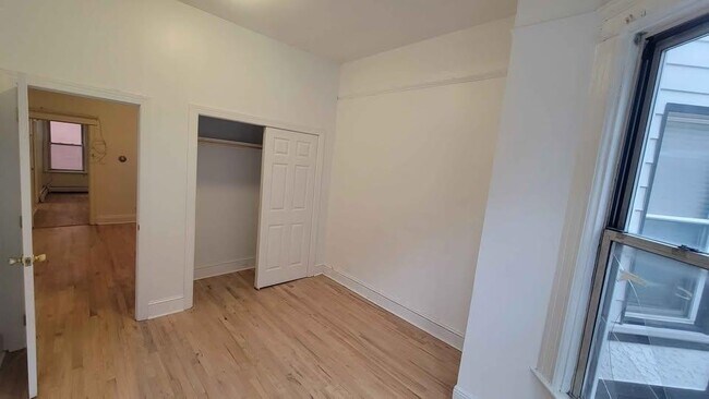 Building Photo - 262 Summit Ave