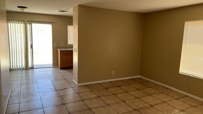 Building Photo - 4800 Woodlake Ave