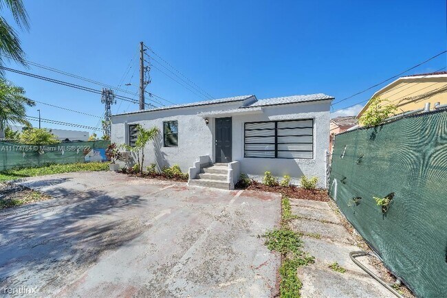 Building Photo - 2 br, 2 bath House - 640 SW 8th Ave # 640 # 8