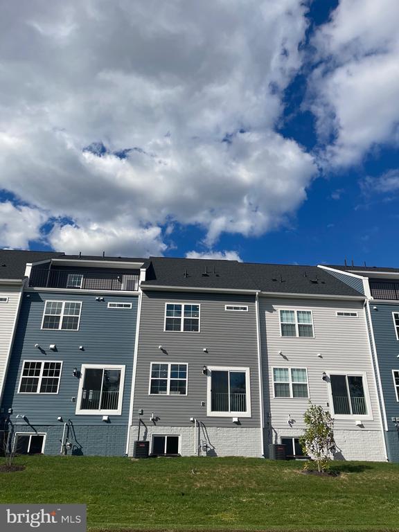 Building Photo - 2280 Marcy Dr