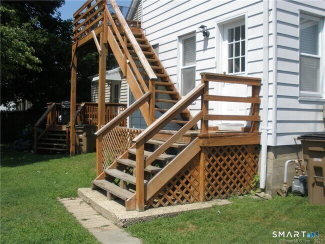 Building Photo - 803 Cove Rd