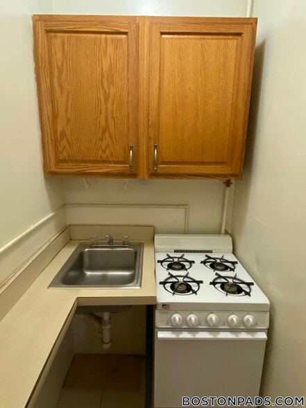 Primary Photo - 46 Westland Ave
