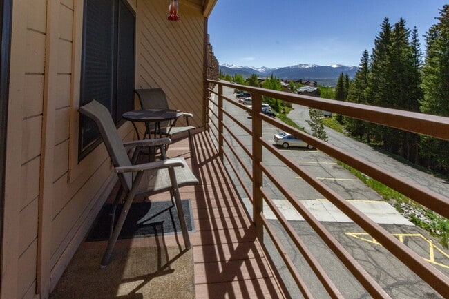 Building Photo - Buffalo Ridge Condos-All Utilities, Clubhouse, Wifi, Bus Route & Views