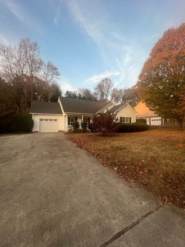 Building Photo - 2721 Bridgeport Dr