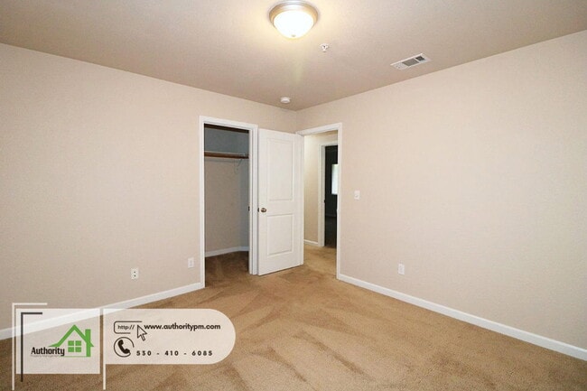 Building Photo - 2381 Yellow Finch Way