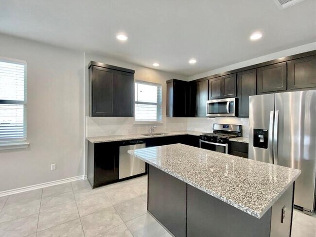 Building Photo - 2148 Pecan Island Dr