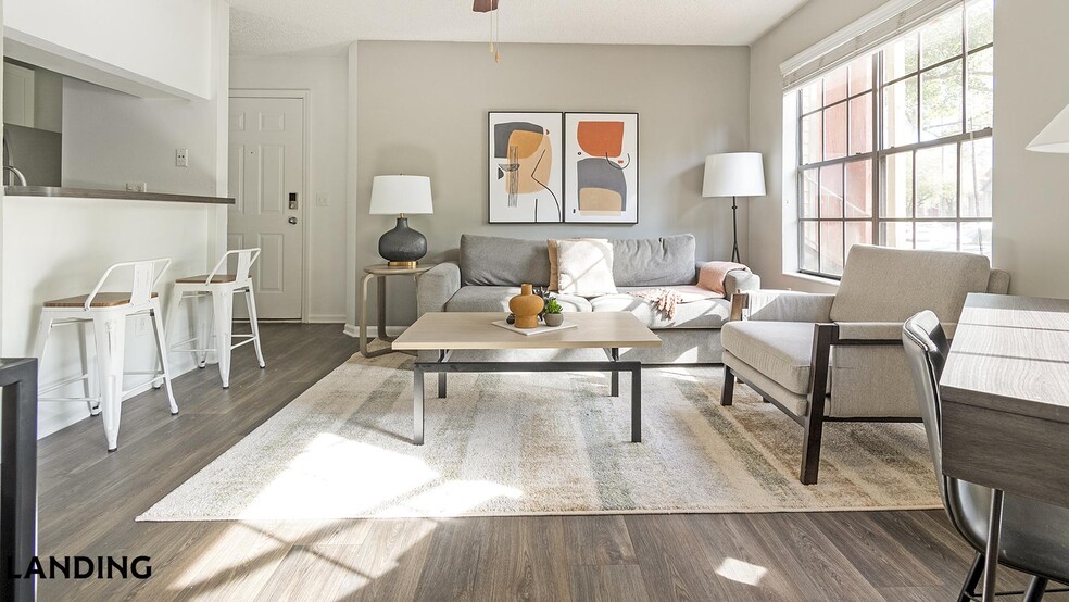 Building Photo - 10263 Whispering Forest Dr