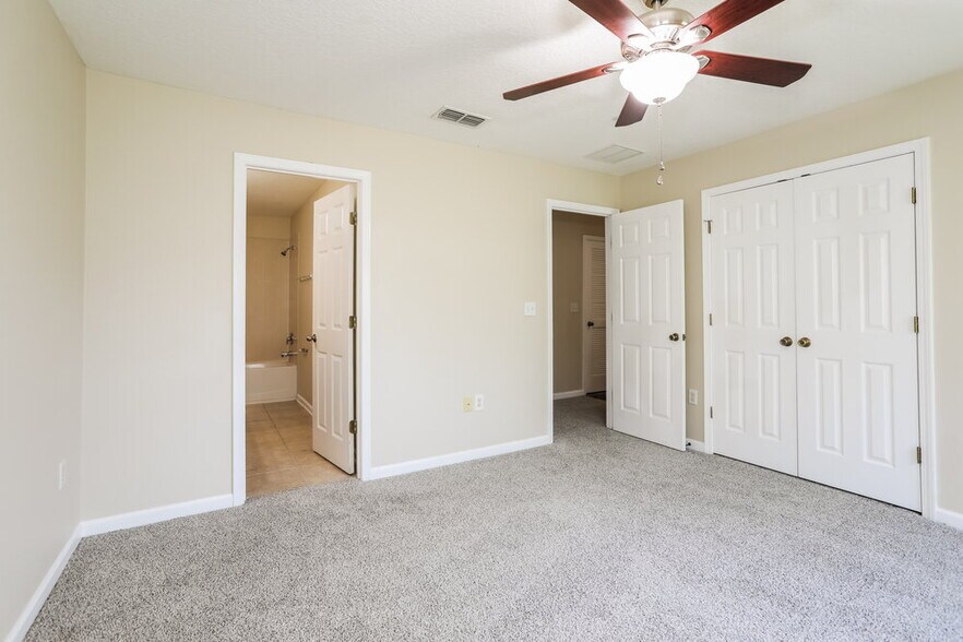 Building Photo - 899 Black Cherry Dr S