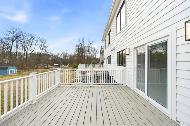 Building Photo - 67 Paulding Ln