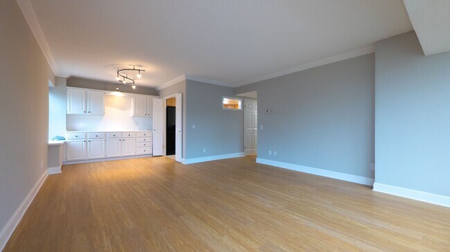 Building Photo - **CONCESSION IS APPLIED ON THE LAST MONTH ...