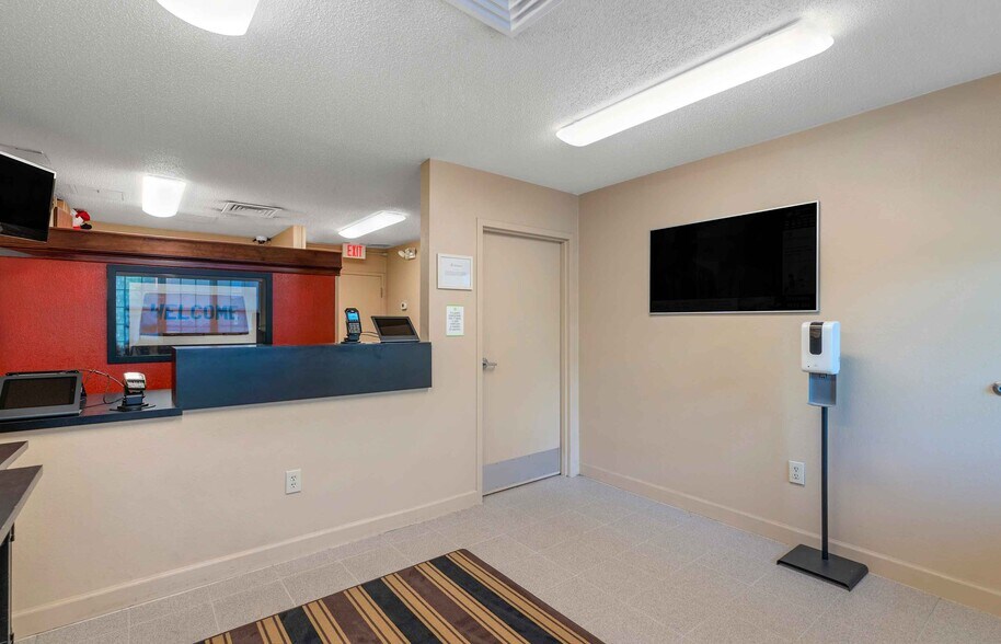 Building Photo - Furnished Studio-Virginia Beach - Independence Blvd.