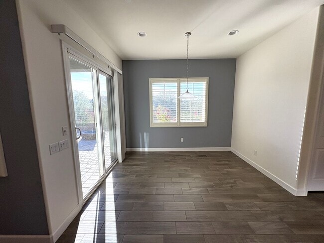 Building Photo - Dove Mountain 4 bedroom with Den 3,277 sq ft 3 car tandem garage