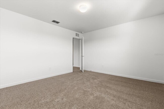 Building Photo - 11216 Sycamore Glen Loop