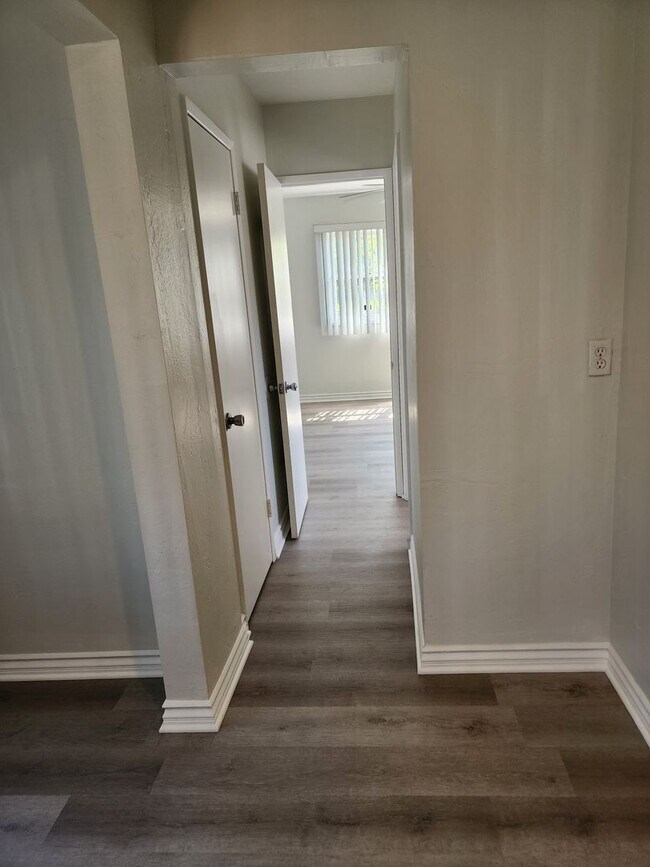 Building Photo - 4475