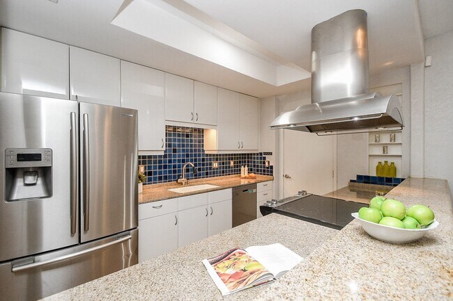 Building Photo - 1116 Bering Dr