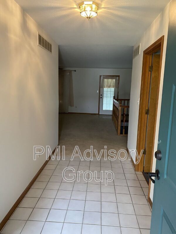 Building Photo - 1709 SE 43rd Terrace