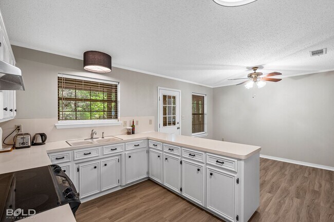 Building Photo - Home For Rent in Benton!