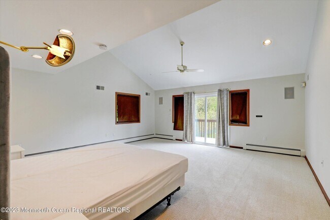 Building Photo - 84 Wickapecko Dr