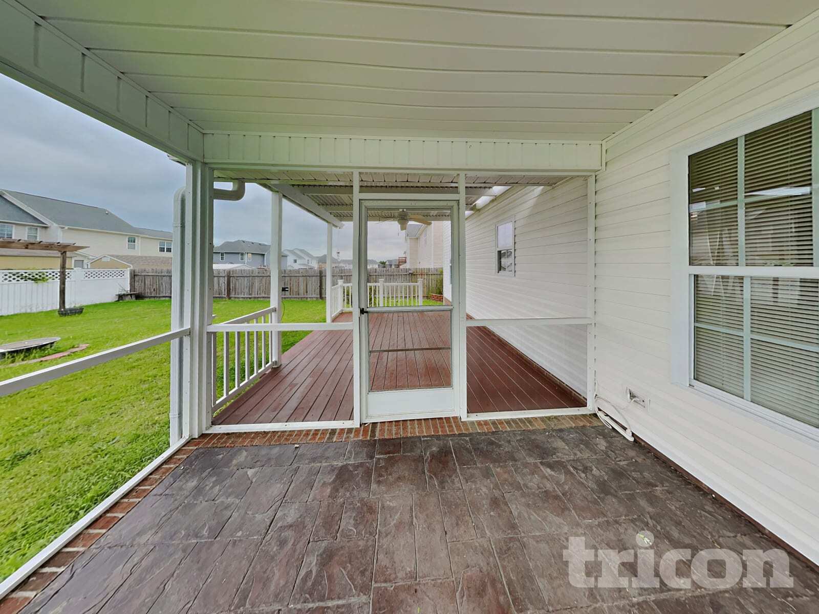 Building Photo - 15 Summerseat Way