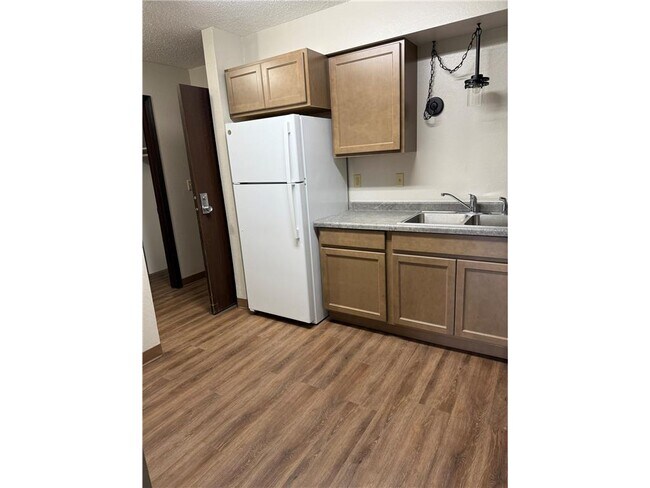 Building Photo - 1418 Black Oak Ave