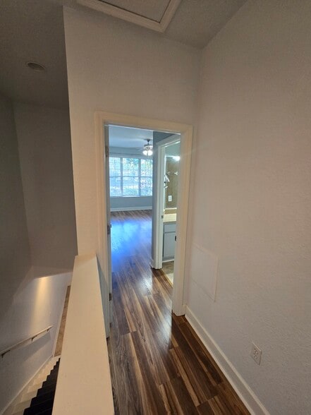Building Photo - 2508 SW 35th Pl