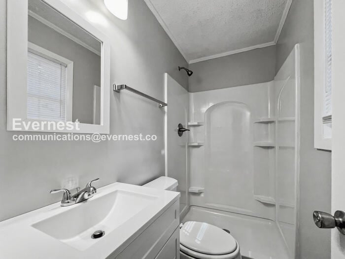 Building Photo - 3032 Summit Ridge Dr