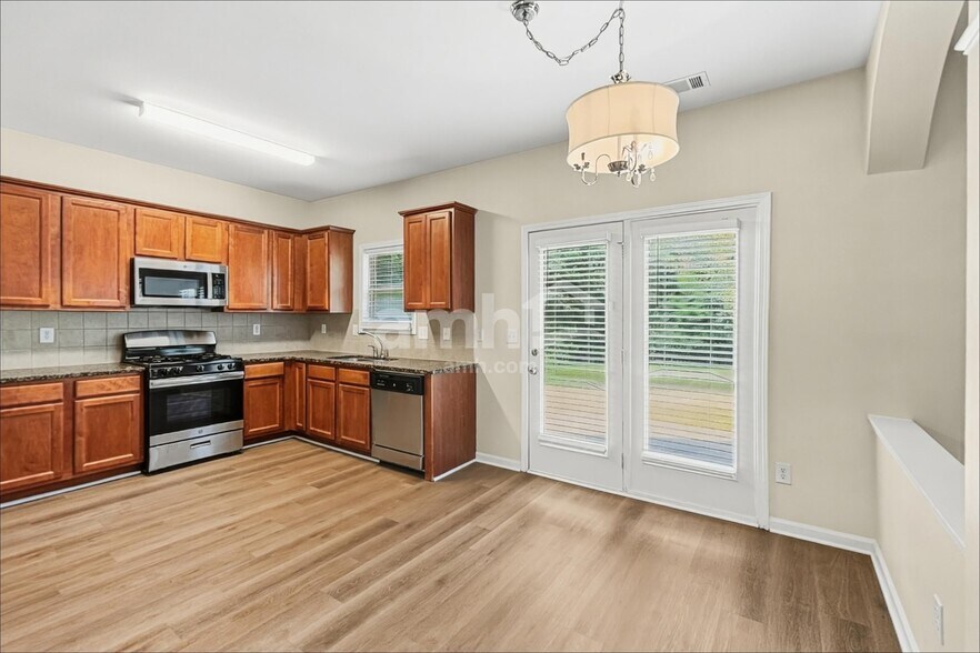 Building Photo - 1821 Stoney Chase Dr