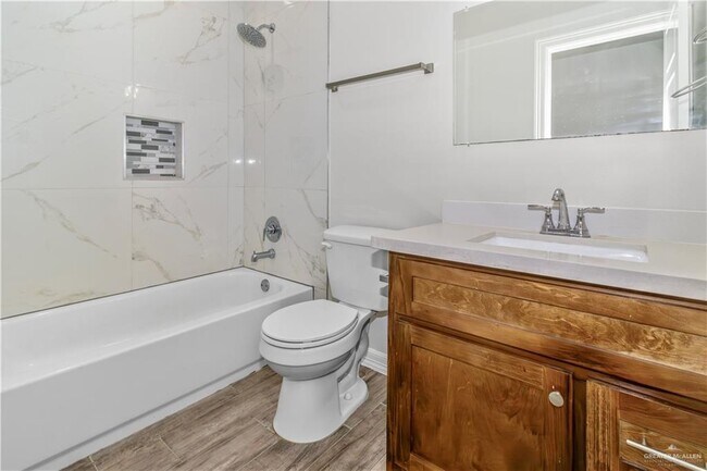 Building Photo - 14 14th St