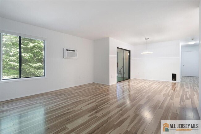 Building Photo - 174 Amberly Dr