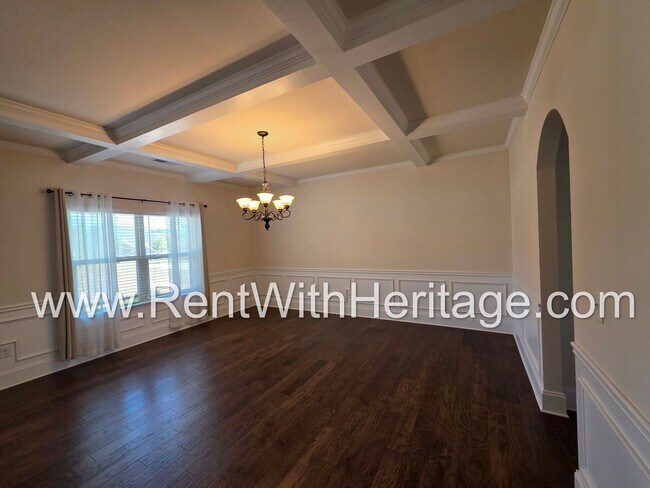 Building Photo - ABSOLUTELY BEAUTIFUL 5 BEDROOM/ 4.5 BATH HOME YOU DONT WANT TO MISS.